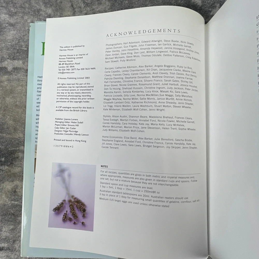 HERBS The Cook's Guide to Flavourful and Aromatic Ingredients Joanna Farrow